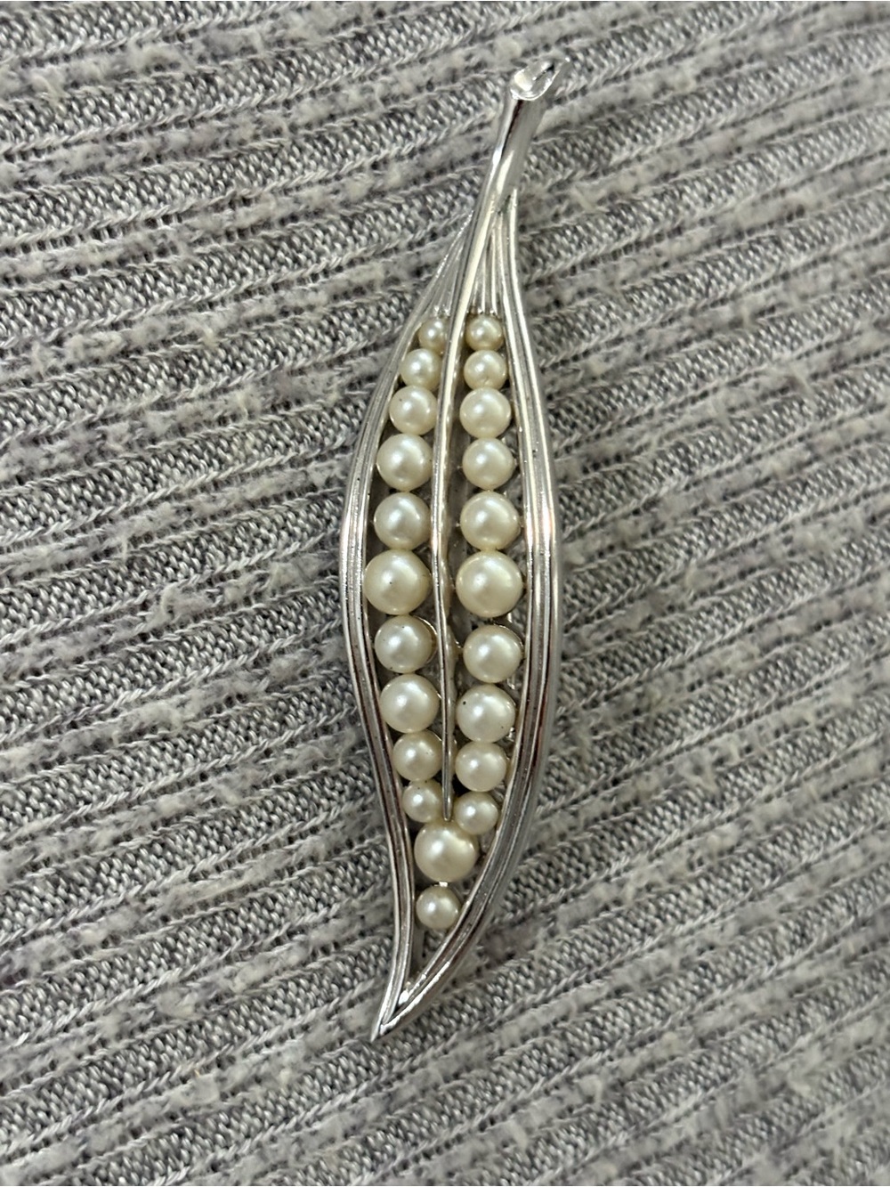 Vintage Trifari signed silver tone wavy faux pearl brooch